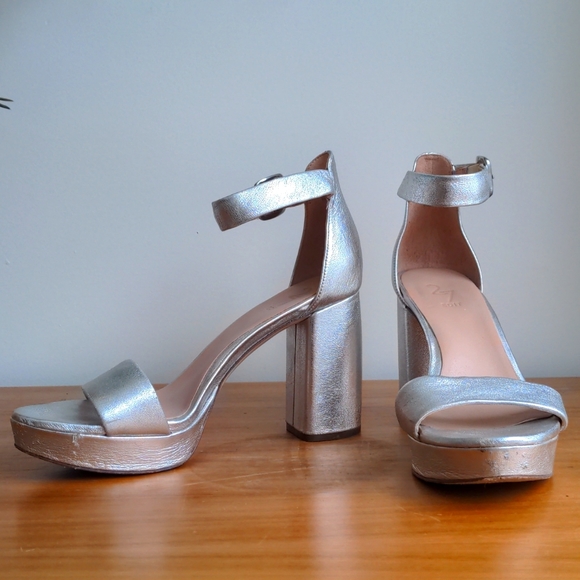 27 Edit Briar Platform Sandals - Picture 2 of 8